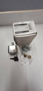 Veiligheid beslag voor deuren en ramen. Nieuw., Doe-het-zelf en Verbouw, Hang- en Sluitwerk, Ophalen