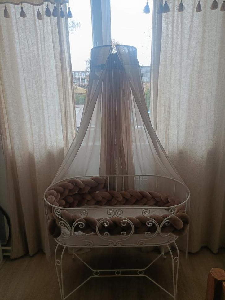 Vintage IJzeren Wiegje met Sluier & Wieggrand, Kinderen en Baby's, Babywiegjes en Ledikanten, Gebruikt, Wieg, Ophalen