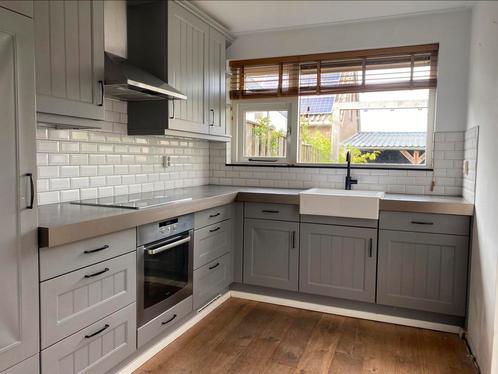 Te koop keuken incl. apparatuur, Huis en Inrichting, Keuken | Complete keukens, Gebruikt, Hoekkeuken, Grijs, Ophalen