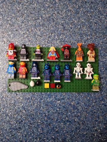 Lego Ninjago poppetjes. beschikbaar voor biedingen