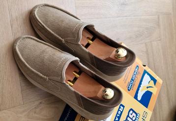 Nog nw in doos een paar Slip-in Sketchers canvas mt. 45 beschikbaar voor biedingen
