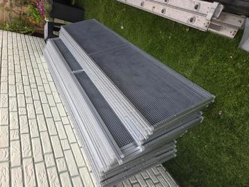 Grote partij panelen voilere  beschikbaar voor biedingen