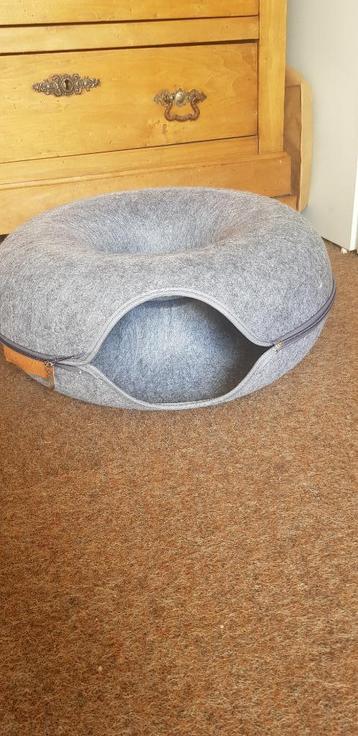 Nieuwe kattenmand /donut-tunnel beschikbaar voor biedingen