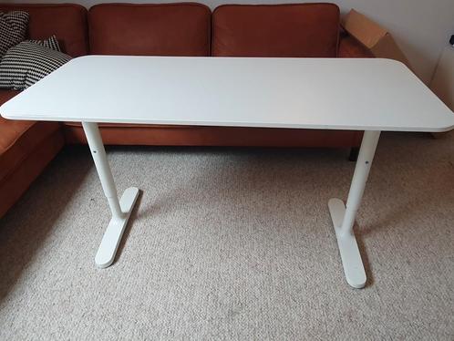 Ikea bekant verstelbaar bureau 160x80, Huis en Inrichting, Bureaus, Zo goed als nieuw, Ophalen