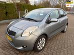 Toyota Yaris 1.3 VVTi 5DRS Executive AC CRUISE LEDER NAVI, Voorwielaandrijving, 4 cilinders, 995 kg, Bedrijf