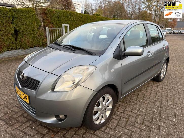 Toyota Yaris 1.3 VVTi 5DRS Executive AC CRUISE LEDER NAVI, Auto's, Toyota, Bedrijf, Te koop, Yaris, ABS, Airbags, Airconditioning