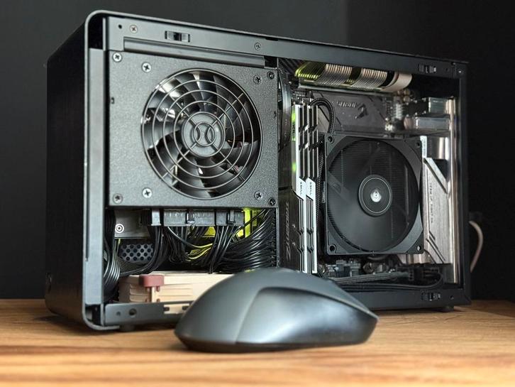 Mini ITX Game PC, Computers en Software, Desktop Pc's, Gebruikt, 3 tot 4 Ghz, SSD, 32 GB, Met videokaart, Gaming, Ophalen of Verzenden