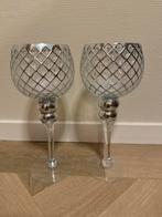 Twee waxinelichthouders / windlichten, Ophalen, Kunststof, 25 tot 50 cm, Wit