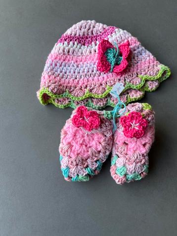 Nieuw gehaakt baby muts/ want/slof setje beschikbaar voor biedingen