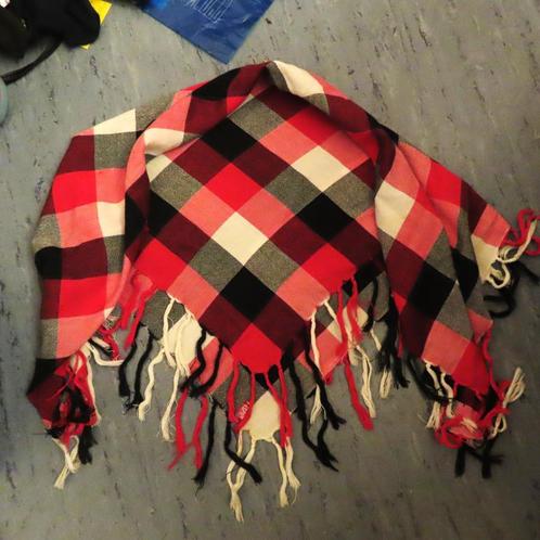 sjaal met ruit rood/wit//zwart  en rode lusjessjaal, Kleding | Dames, Mutsen, Sjaals en Handschoenen, Zo goed als nieuw, Sjaal