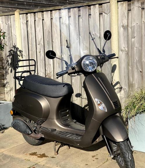 AGM scooter, Fietsen en Brommers, Snorfietsen en Snorscooters, Gebruikt, Overige merken, Benzine, Ophalen