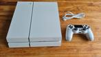 PS4 white met Goldhen, 1 speler, Ophalen of Verzenden, Zo goed als nieuw, Vanaf 3 jaar