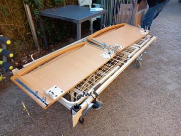 Hoog/laag bed  beschikbaar voor biedingen