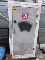 Verfkast met Dampafvoer, Ophalen