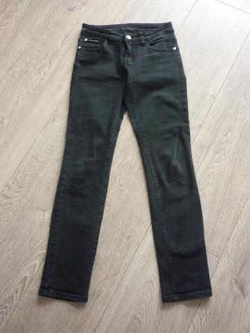 Zwarte broek maat 36 beschikbaar voor biedingen