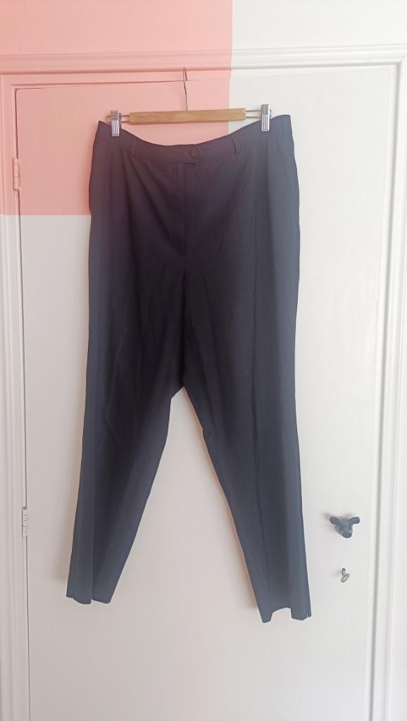 broek Vintage zwarte pantalon, Kleding | Dames, Broeken en Pantalons, Zo goed als nieuw, Maat 42/44 (L), Zwart, Lang, Verzenden