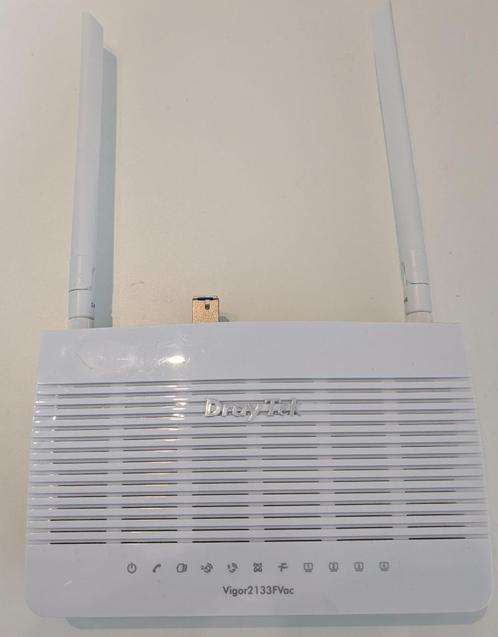 DrayTek Vigor2133FVac glasvezel modem met ANT-1205 antenne, Computers en Software, Routers en Modems, Zo goed als nieuw, Router