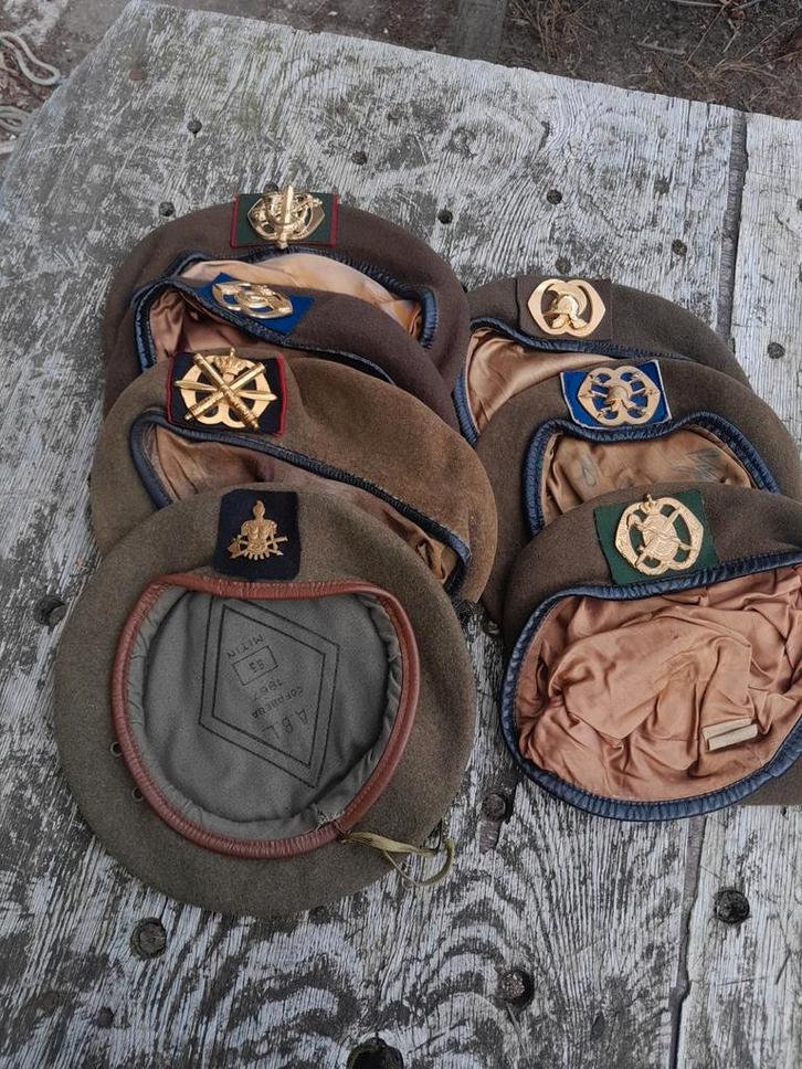 Nederlandse baretten, Verzamelen, Militaria | Algemeen, Landmacht, Embleem of Badge, Nederland, Ophalen of Verzenden
