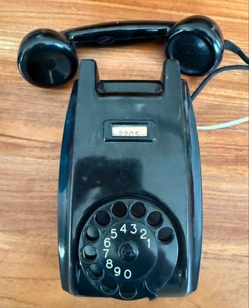 PTT bakeliet wand telefoon beschikbaar voor biedingen