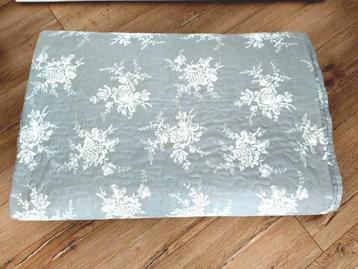 Zgan plaid bedsprei woondeken 240 x 260 lichtgrijs wit zwart beschikbaar voor biedingen