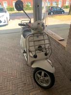 vespa piaggio wit, Fietsen en Brommers, Scooters | Vespa, Gebruikt, Ophalen of Verzenden, Benzine, 50 cc