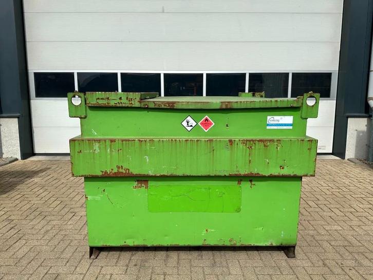 Kiwa IBC Steenbergen 2000 liter IBC Dieseltank met handpomp, Zakelijke goederen, Machines en Bouw | Keten en Containers, Ophalen of Verzenden