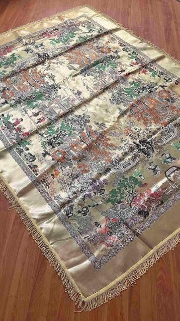 Chinees tafelkleed goud kleur 190/141 beschikbaar voor biedingen