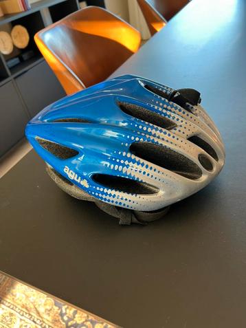 Agu fietshelm  beschikbaar voor biedingen