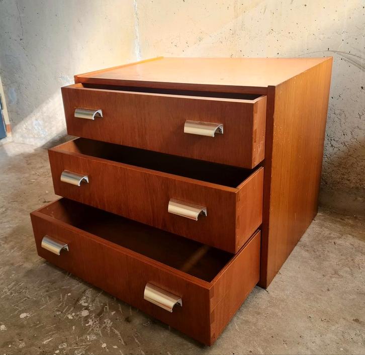 Pastoe ladenkast dressoir side table jaren 60 cognac kleur, Huis en Inrichting, Kasten | Ladekasten, Gebruikt, Minder dan 100 cm
