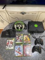 Xbox Classic + Stuur, Pedalen & 5 Games (FIFA 2005 Verzegeld, Spelcomputers en Games, Ophalen of Verzenden, Gebruikt, Met 2 controllers