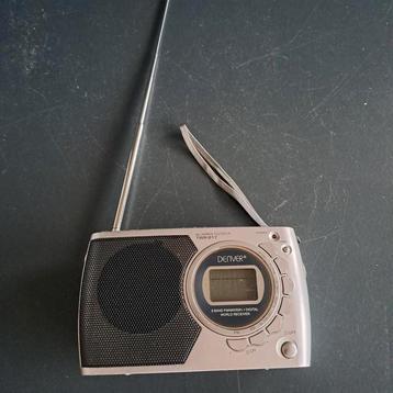 Klein radiootje beschikbaar voor biedingen