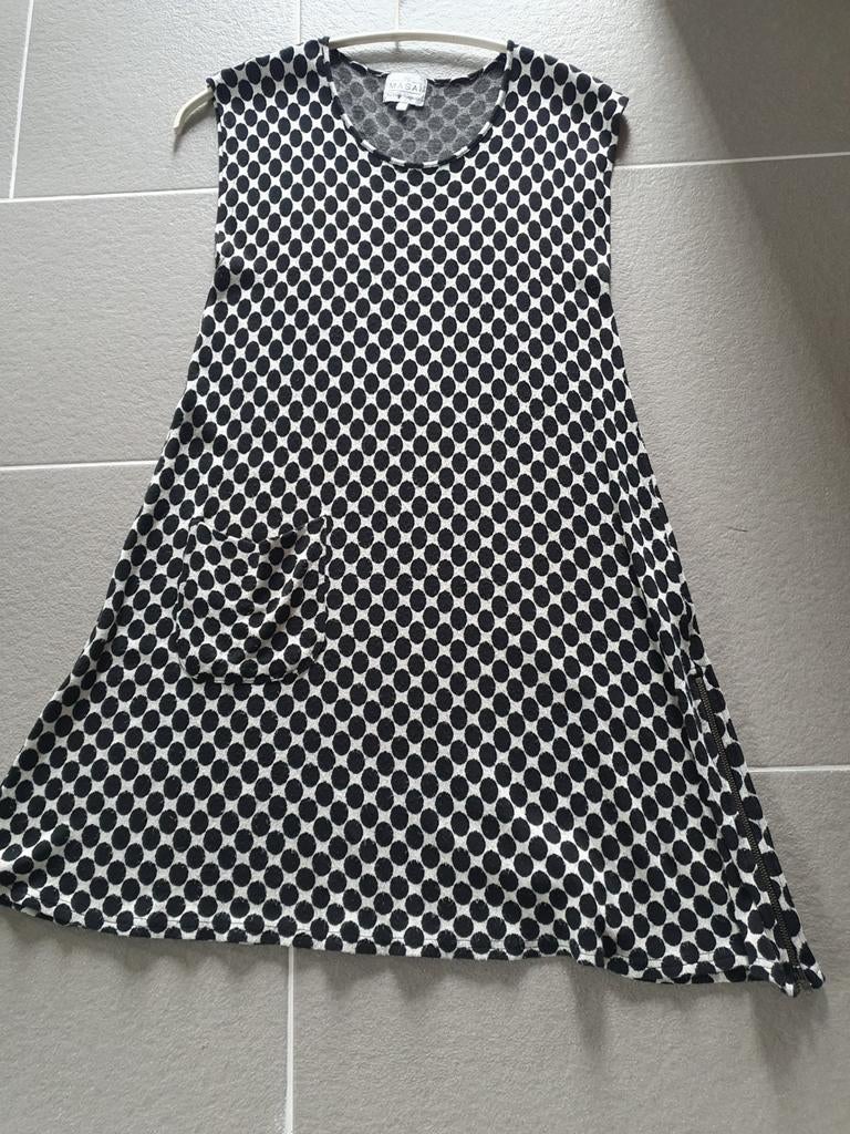 Masai mouwloos jurkje, Kleding | Dames, Jurken, Verzenden, Maat 38/40 (M), Zwart, Boven de knie