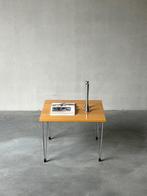 Vintage Arne Jacobsen houten bijzettafel / salontafel, Ophalen, Zo goed als nieuw, Vierkant