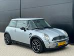 Mini 1.6 16V ONE 7Edition 2006 Airco Apk 7-7-2026, Auto's, Mini, Voorwielaandrijving, Zwart, 4 cilinders, 4 stoelen