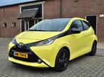 Toyota Aygo 1.0 12V Vvt-i x-Cite 5Ddrs CarPlay Camera Cruise, Auto's, Voorwielaandrijving, Stof, Overige kleuren, 4 stoelen