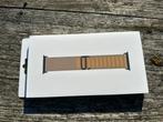 Apple Alpine Loop watch Ultra Sahara maat L, Sieraden, Tassen en Uiterlijk, Smartwatches, Geel, IOS, Nieuw, Ophalen of Verzenden