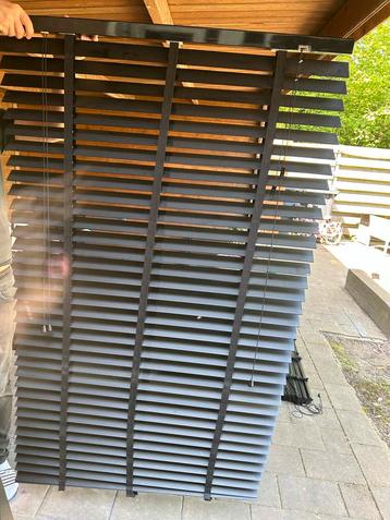 Zwarte Jaloezieën 100x130 (6 stuks) beschikbaar voor biedingen