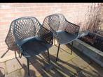 2 kunststof kuipstoelen, Ophalen, Zo goed als nieuw, Kunststof