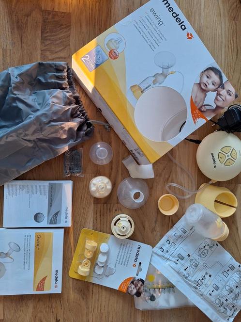 Medela Swing elektrische 2-fase borstkolf incl handleiding, Kinderen en Baby's, Babyvoeding en Toebehoren, Zo goed als nieuw, Borstkolf