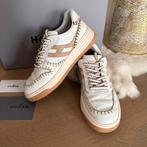Dames Hogan sneakers maat 37, Kleding | Dames, Schoenen, Bruin, Ophalen of Verzenden, Sneakers of Gympen, Hogan