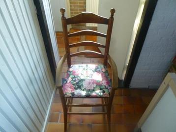 Kinderstoel om aan tafel bij te schuiven zithoogte 58 cm beschikbaar voor biedingen