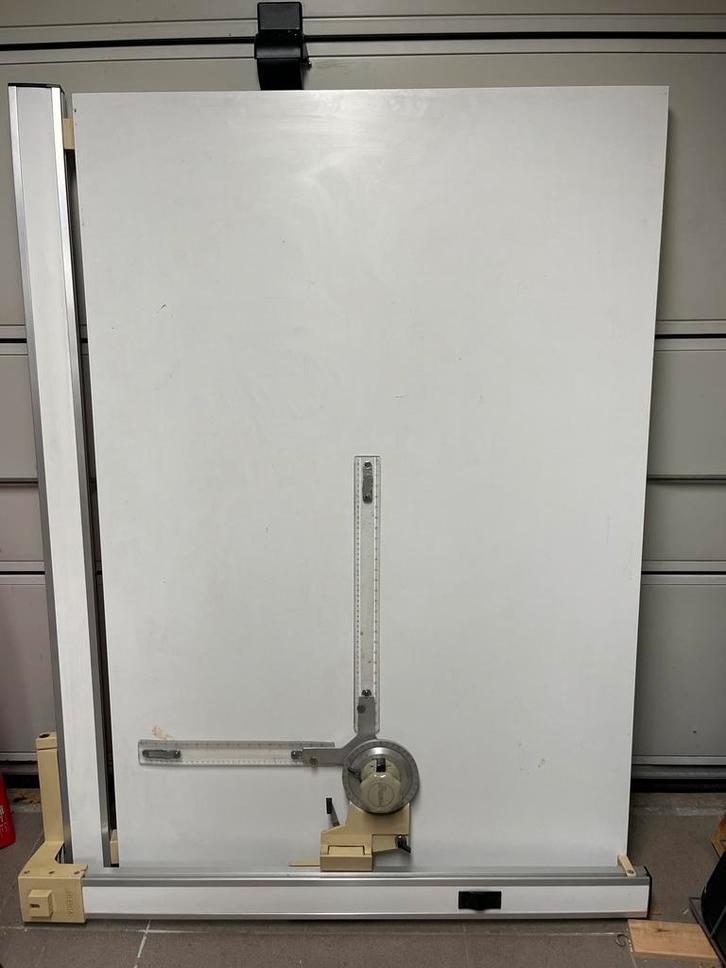 Gratis: Neolt TS Tekentafel met Linialen (Zonder Poot), Doe-het-zelf en Verbouw, Tekentafels, Gebruikt, 150 tot 170 cm, Ophalen