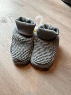 Nieuwe grijze baby slofjes, Ophalen of Verzenden, Nieuw, Jongetje of Meisje, Slofjes