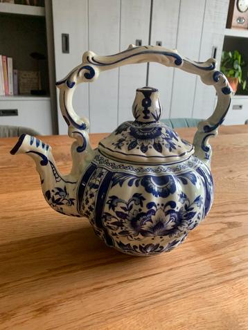 Theepot beschikbaar voor biedingen