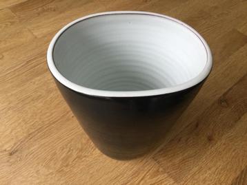 Ravelli vaas nr 26 ovaal. Hoog 18,5 cm. beschikbaar voor biedingen