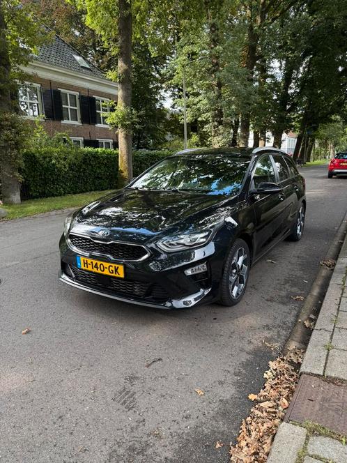 Kia Cee d 1.6 Crdi 2019 Zwart Automaat, Auto's, Kia, Particulier, (Pro) Cee d, Achteruitrijcamera, Airbags, Airconditioning, Apple Carplay