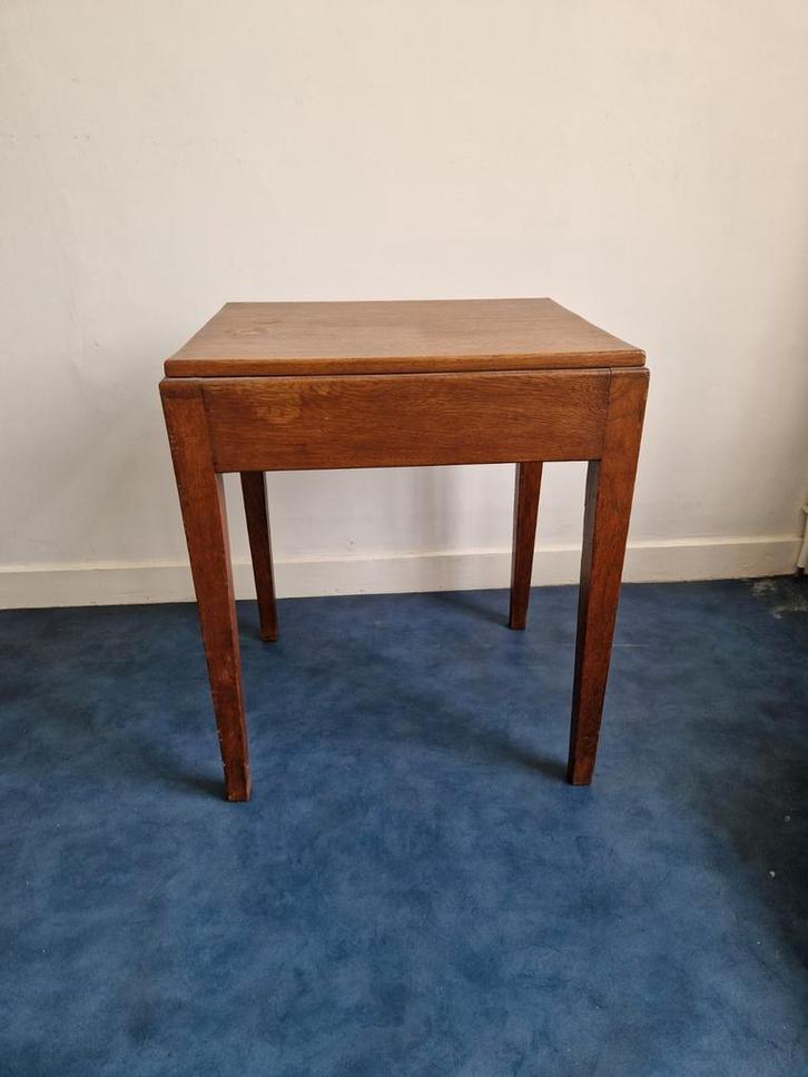 Amsterdamse school bijzettafel schrijftafeltje eiken 59x49, Antiek en Kunst, Antiek | Meubels | Tafels, Ophalen of Verzenden