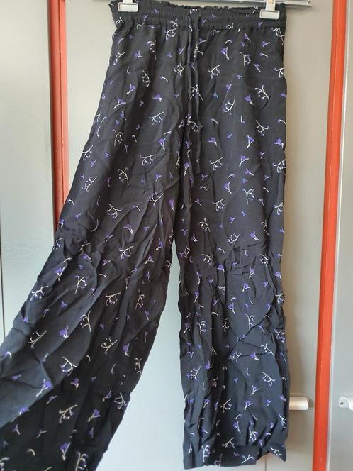 MSCH Copenhagen wide leg broek met bloemenprint maat XS, Kleding | Dames, Broeken en Pantalons, Maat 34 (XS) of kleiner, Paars