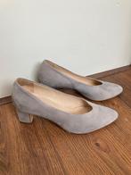 Peter Kaiser lichtgrijze pumps hakken maat 5.5 / 39 suede, Peter Kaiser, Schusterstraße 33 79098 Freiburg Germany, Ophalen of Verzenden