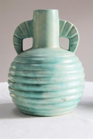 zacht-groen geglazuurde aardewerk art deco vaas, Belgie,1920 beschikbaar voor biedingen